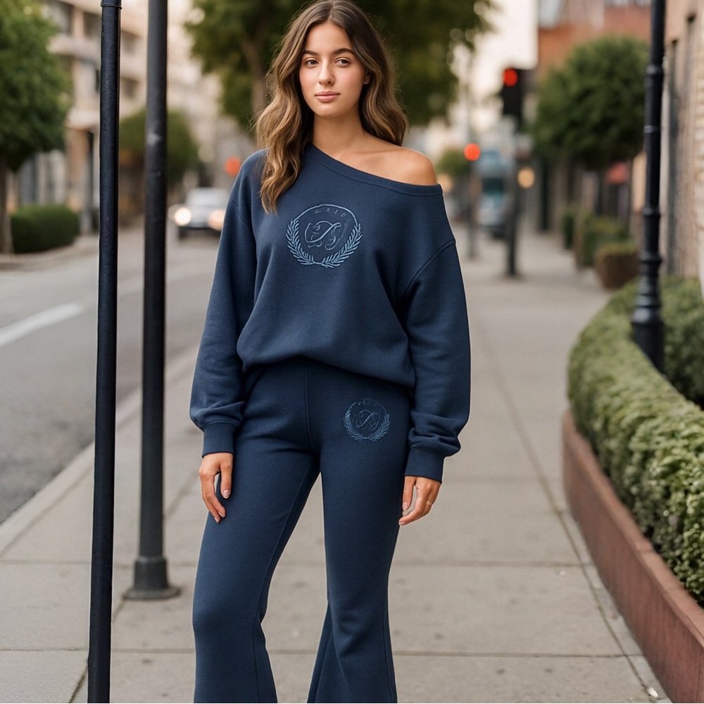 SWS Athletics LA Logo Flare Sweatpants | Blue | Women’s Size Large NWT winter - Picture 2 of 11